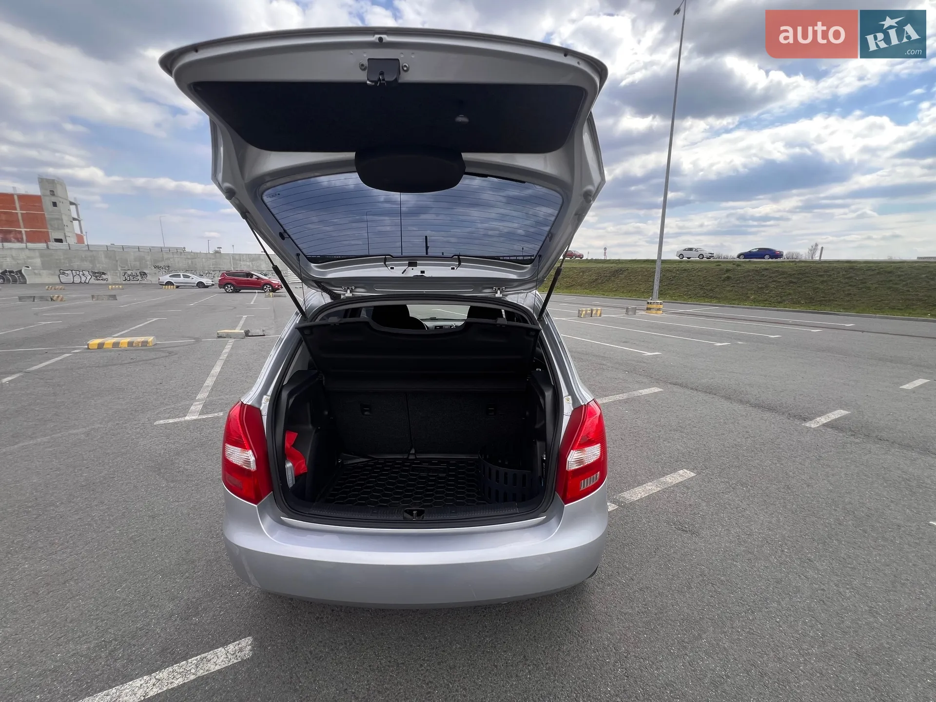 2012 Skoda Fabia - мініатюра 8