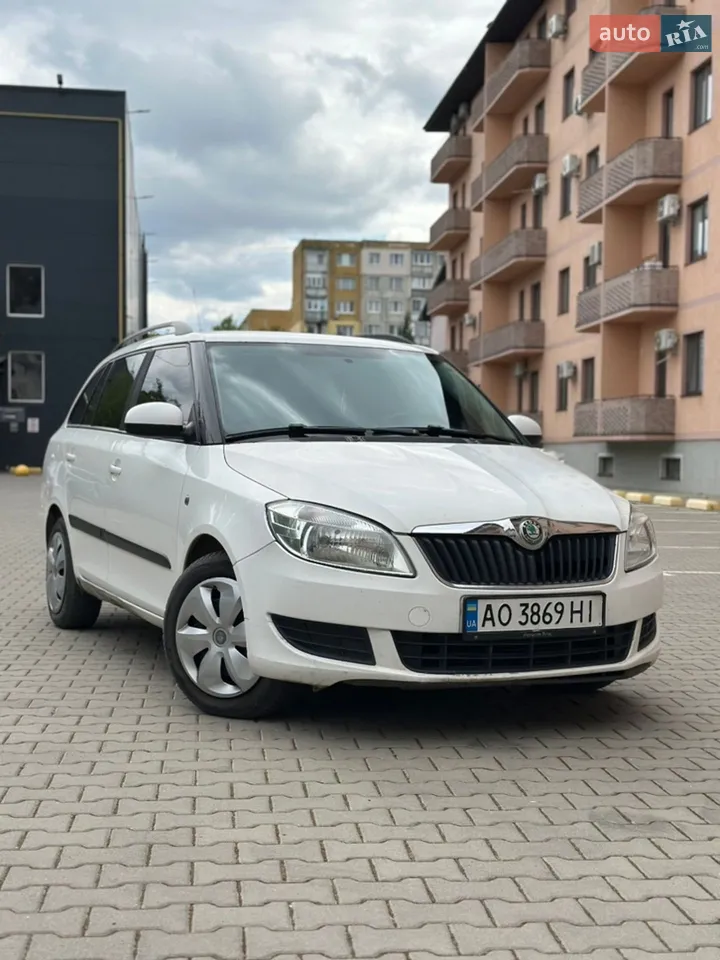 2011 Skoda Fabia - мініатюра 12