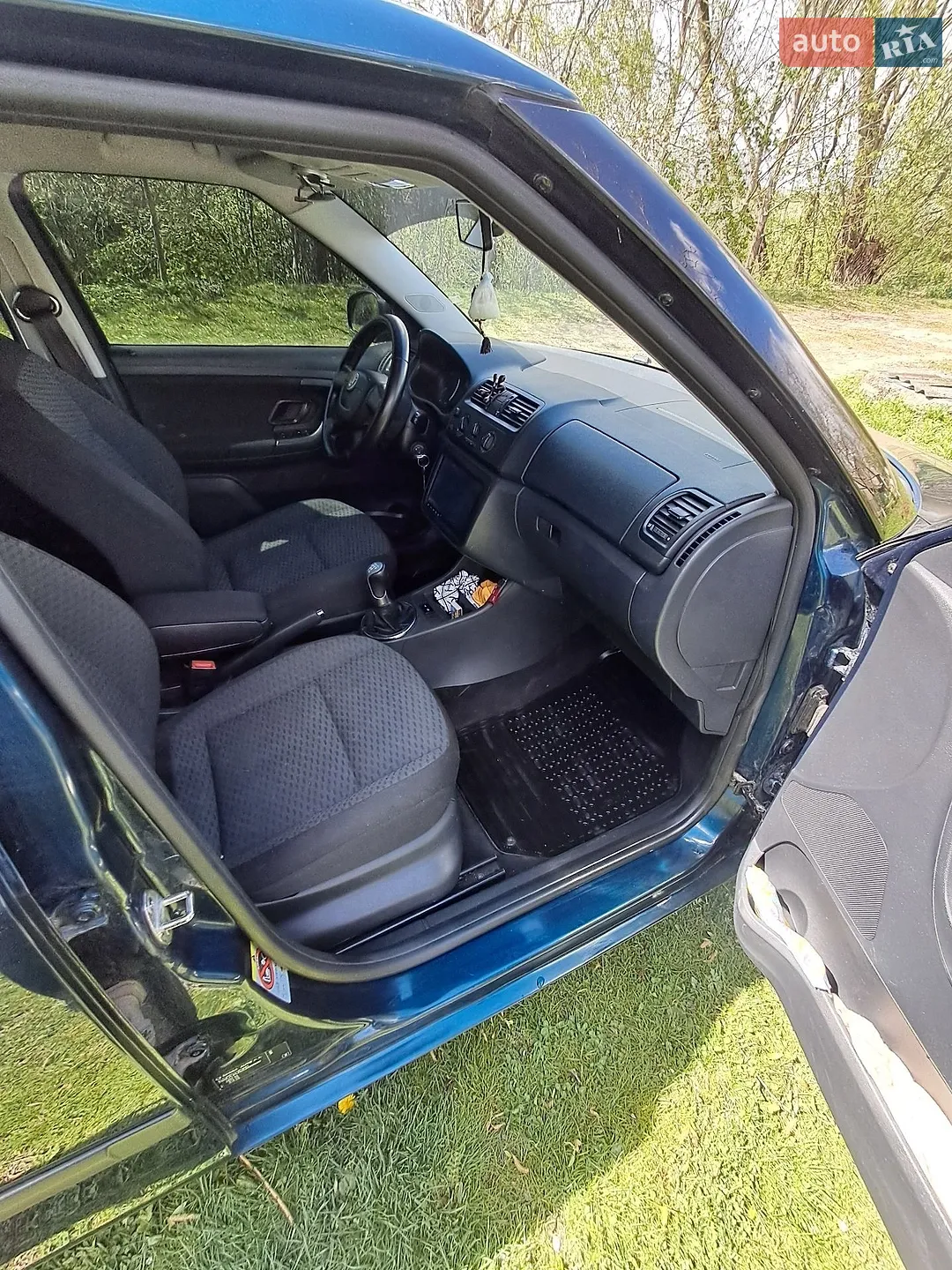 2011 Skoda Fabia - мініатюра 11