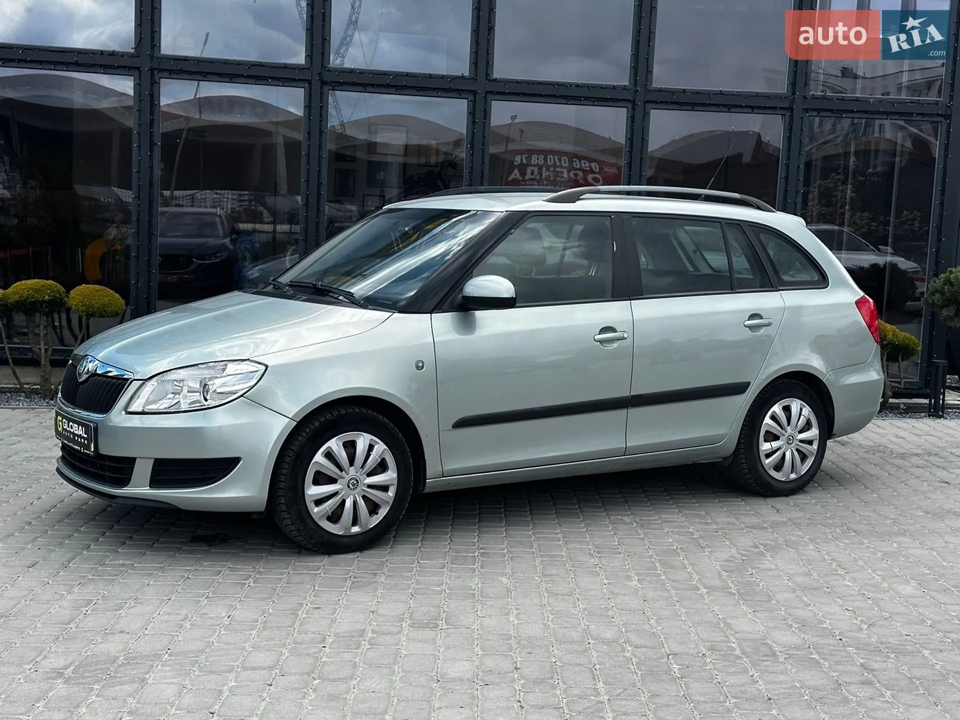 2010 Skoda Fabia - мініатюра 6