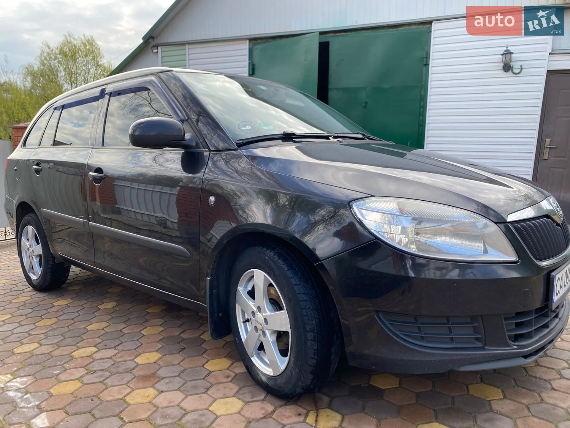 2010 Skoda Fabia - мініатюра 3