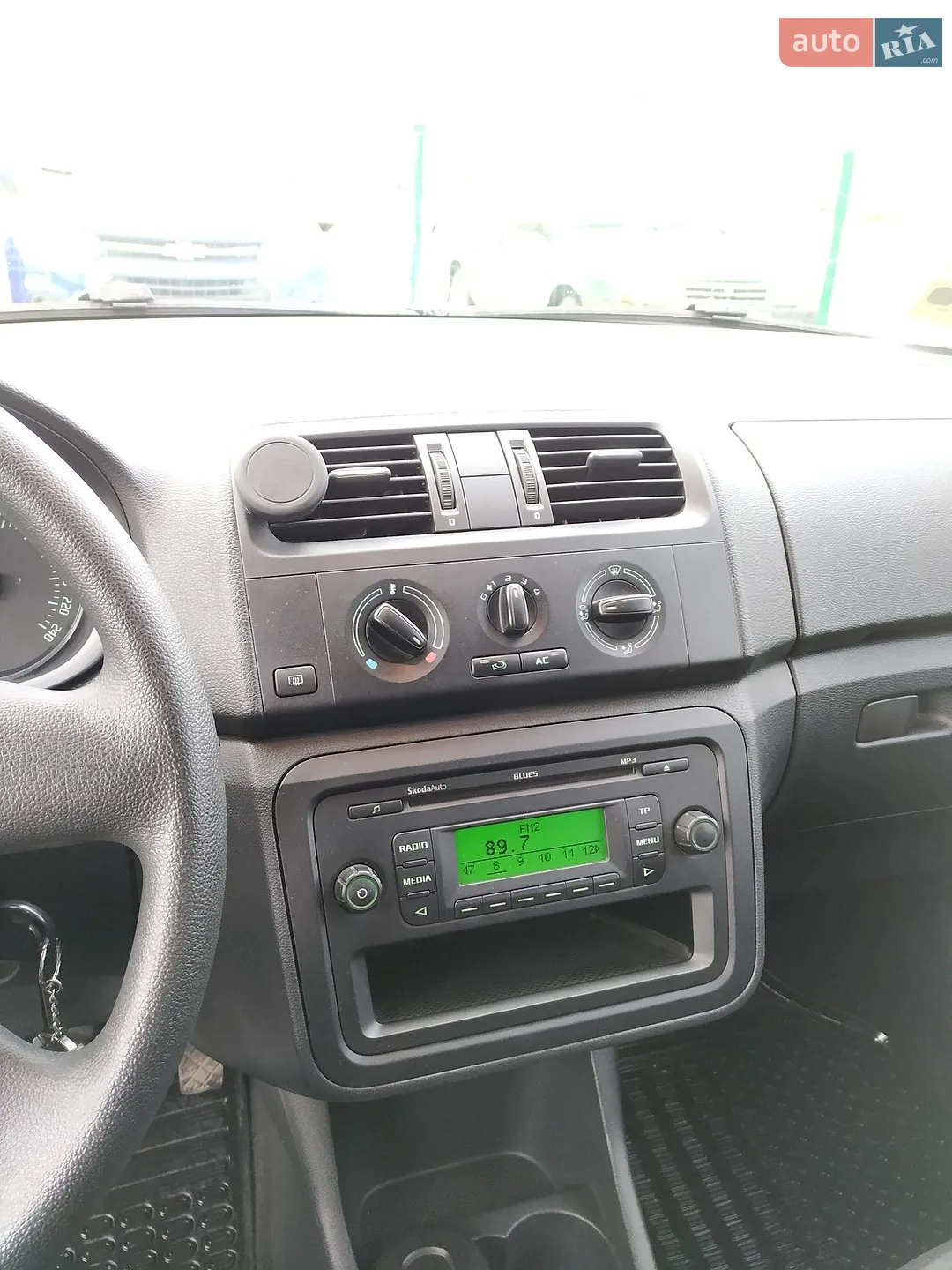 2011 Skoda Fabia - мініатюра 9
