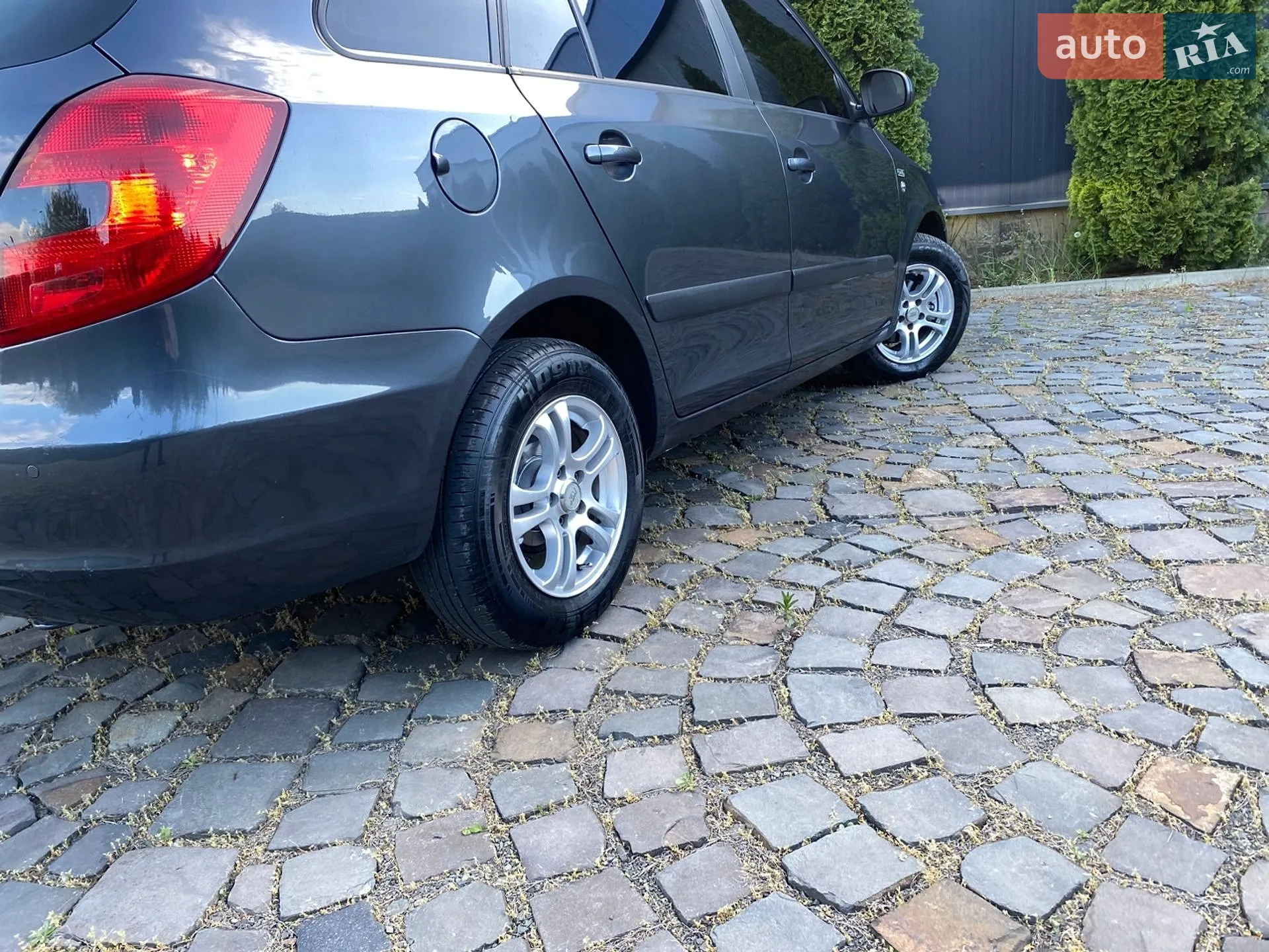 2011 Skoda Fabia - мініатюра 14