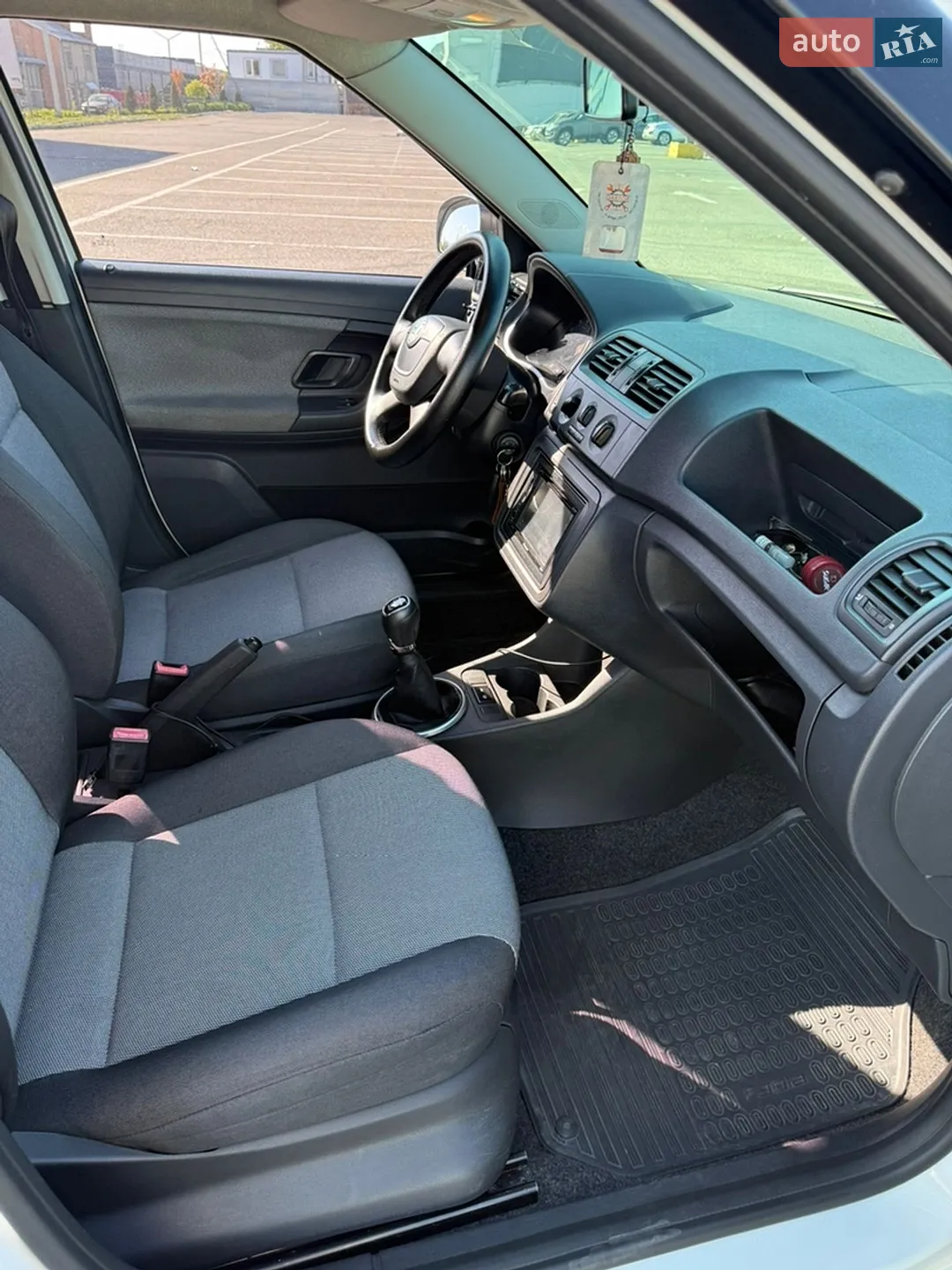 2011 Skoda Fabia - мініатюра 18