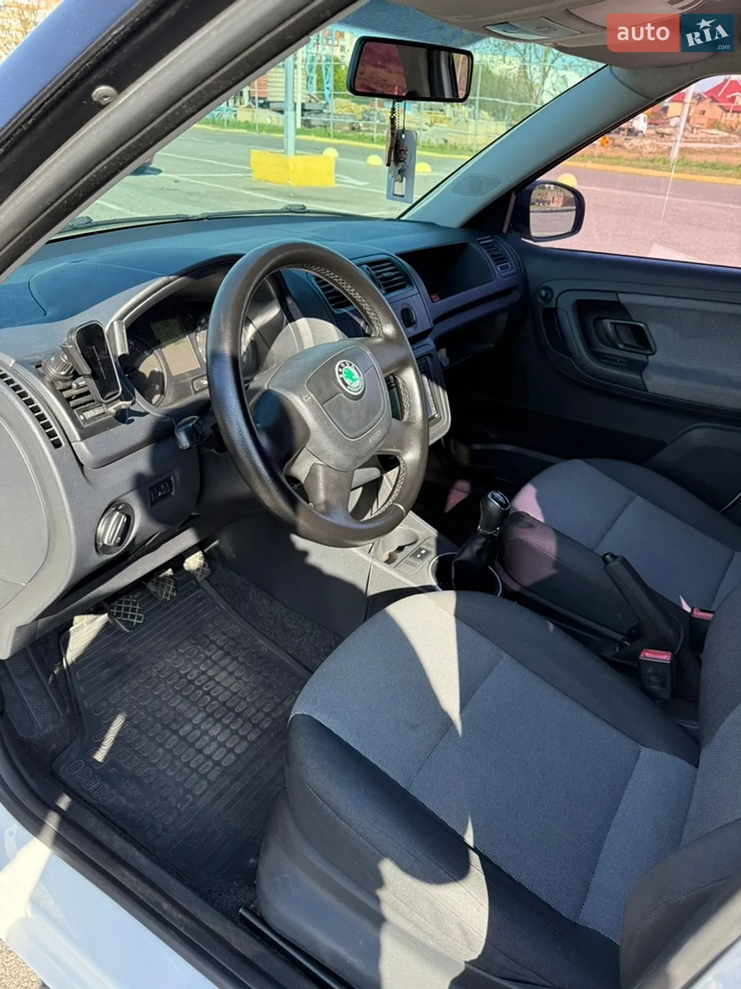 2011 Skoda Fabia - мініатюра 32