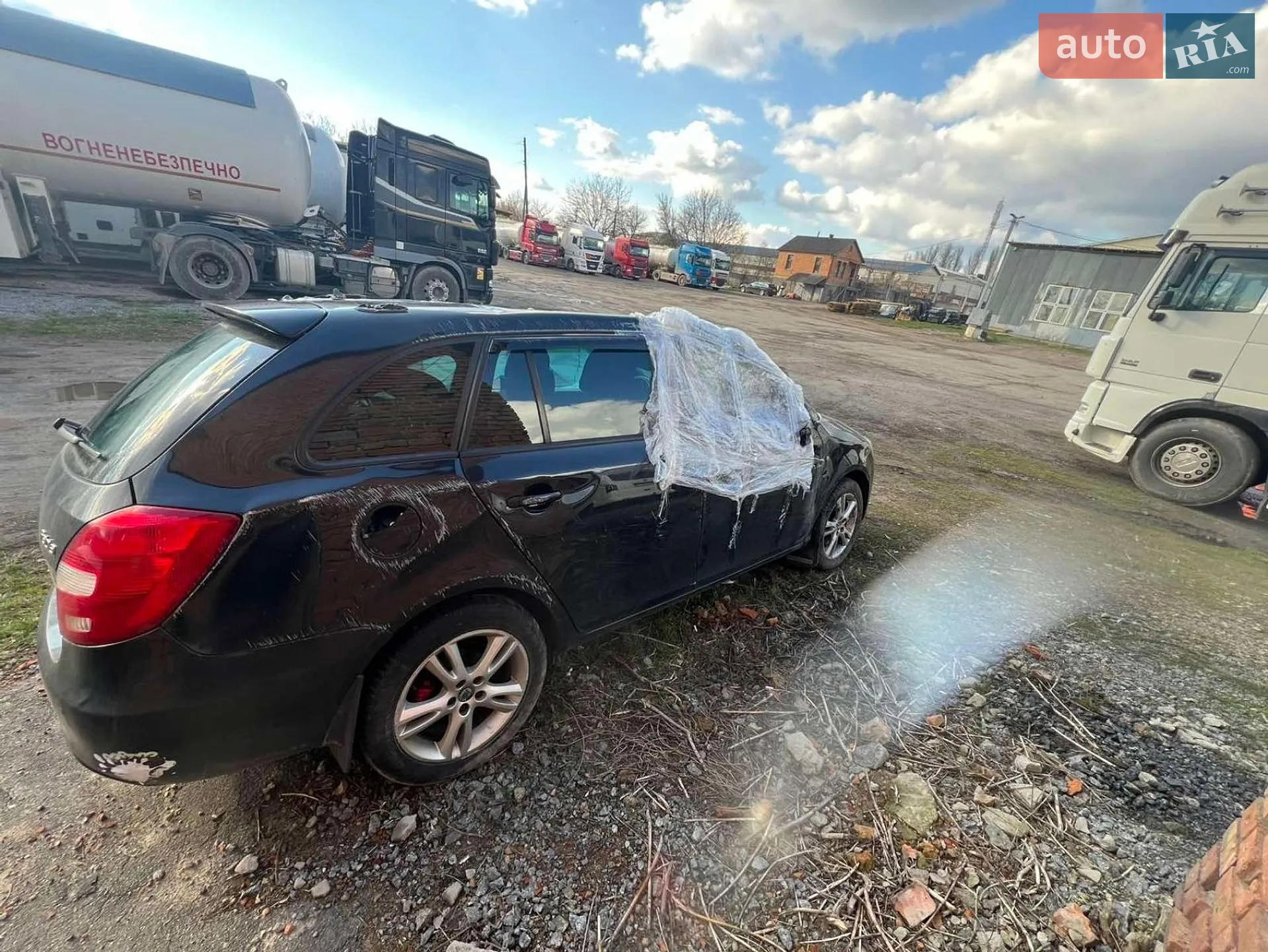 2010 Skoda Fabia - мініатюра 2