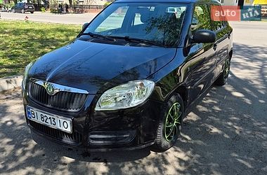Хэтчбек Skoda Fabia 2009 в Магдалиновке
