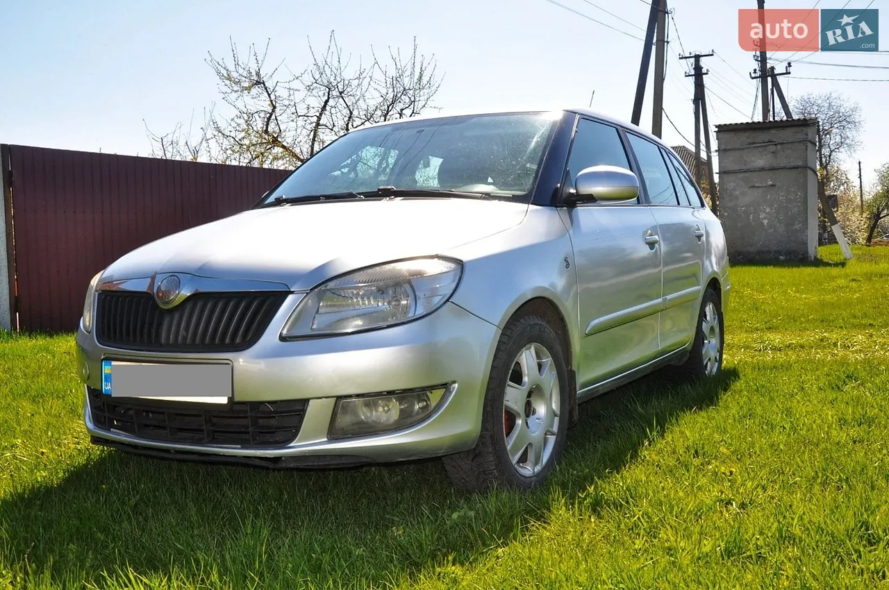 2011 Skoda Fabia - мініатюра 8