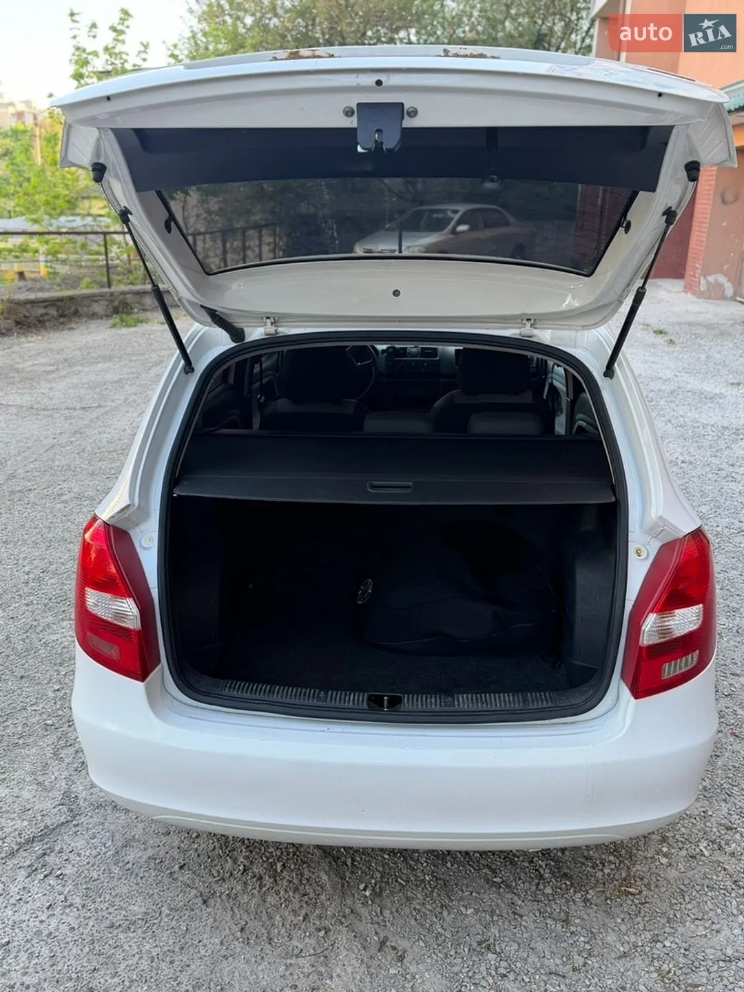 2011 Skoda Fabia - мініатюра 24