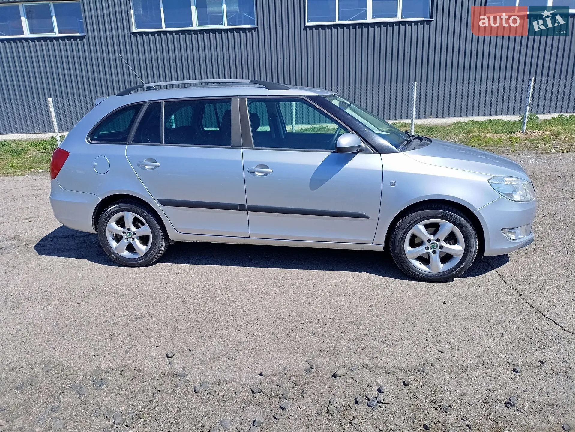 2011 Skoda Fabia - мініатюра 6