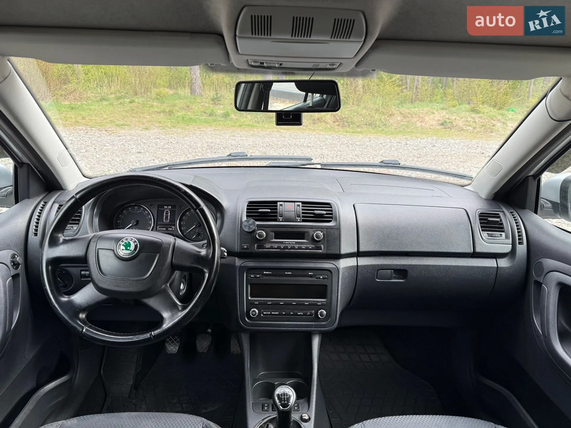 2012 Skoda Fabia - мініатюра 11