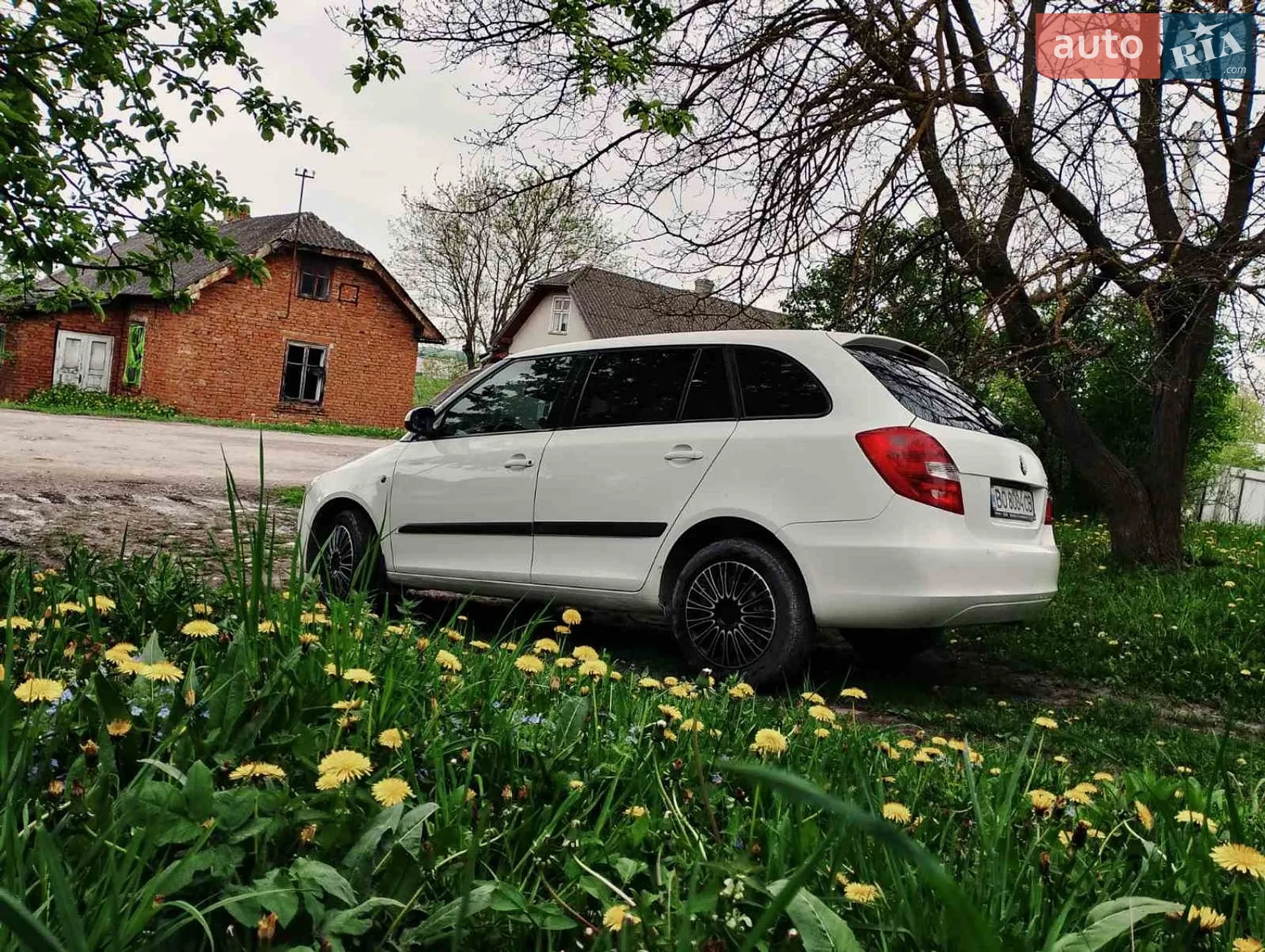 2010 Skoda Fabia - мініатюра 2