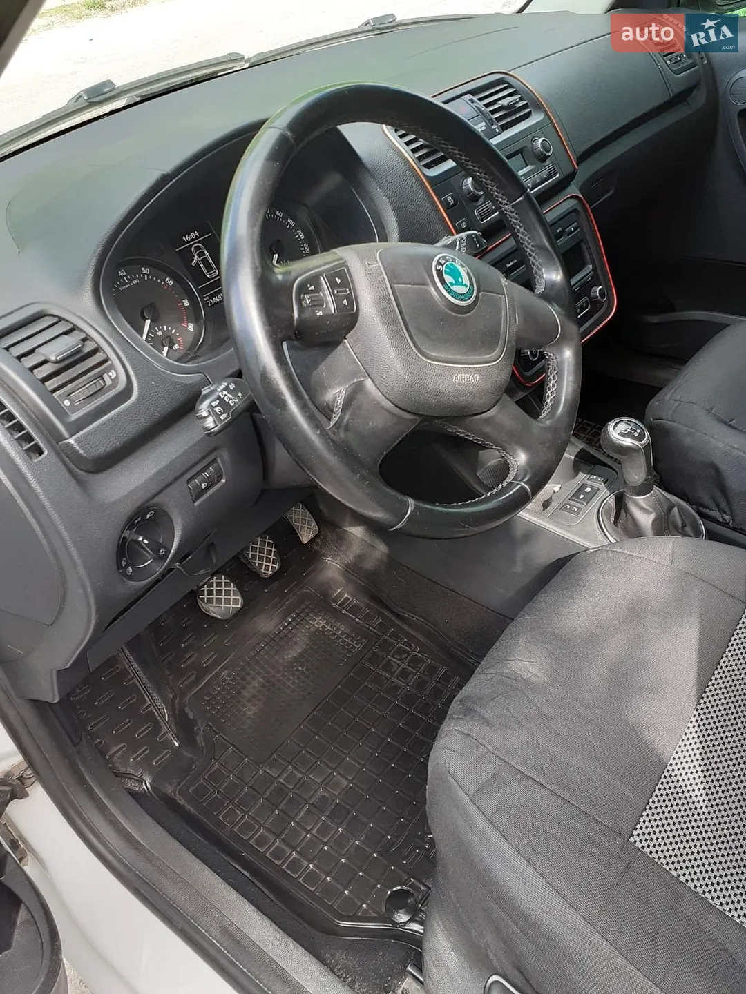 2012 Skoda Fabia - мініатюра 13