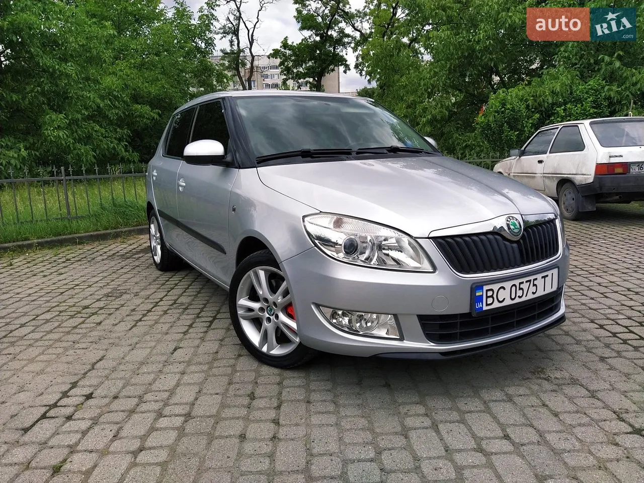 2010 Skoda Fabia - мініатюра 2
