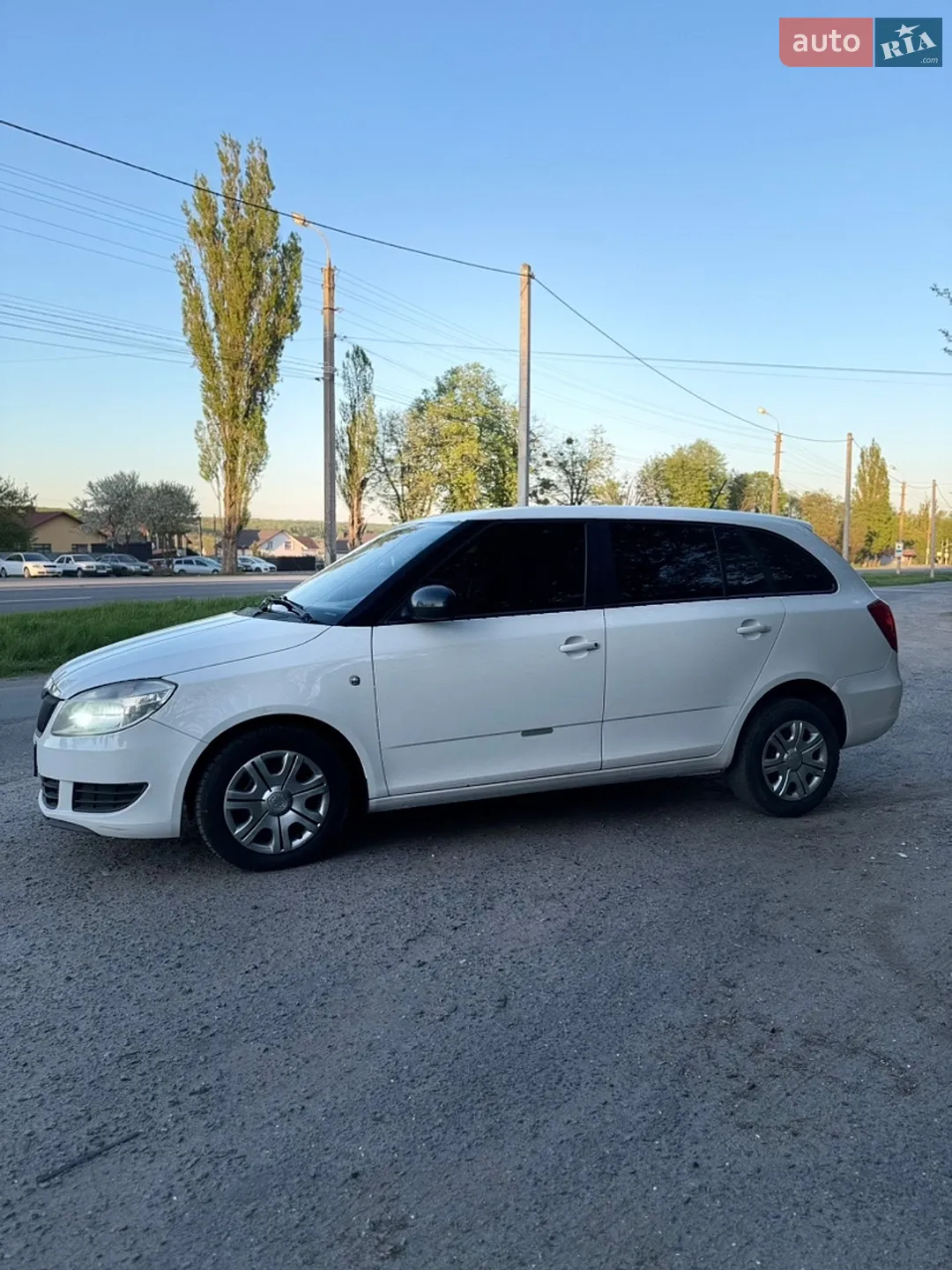 2012 Skoda Fabia - мініатюра 2