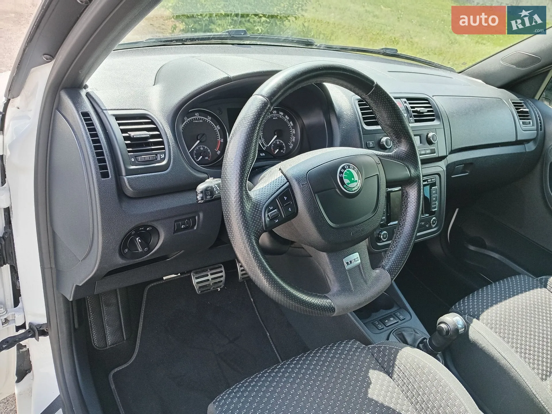 2011 Skoda Fabia - мініатюра 16