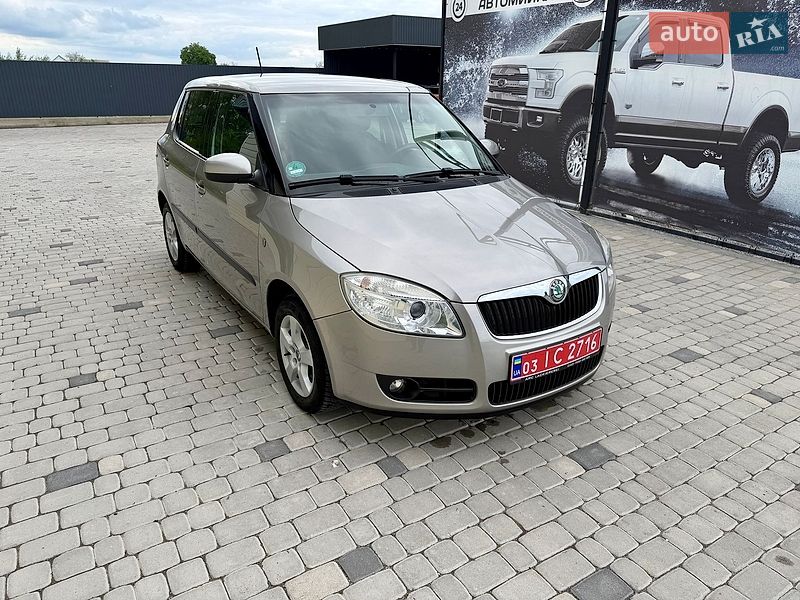 Хэтчбек Skoda Fabia 2008 в Виннице