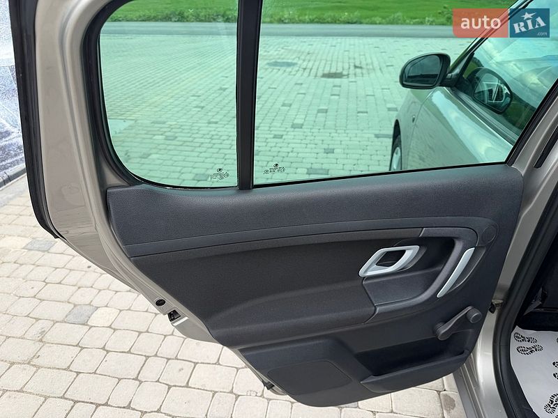 Хэтчбек Skoda Fabia 2008 в Виннице
