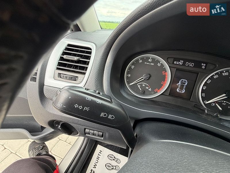 Хэтчбек Skoda Fabia 2008 в Виннице
