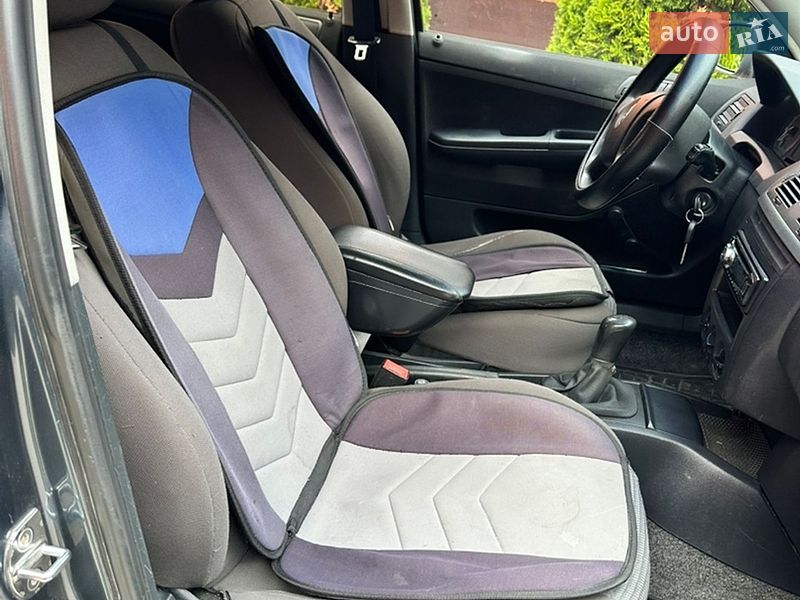 Хэтчбек Skoda Fabia 2005 в Мукачево
