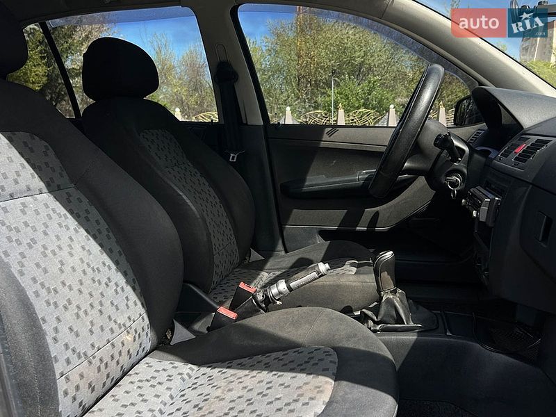 Хэтчбек Skoda Fabia 2007 в Львове