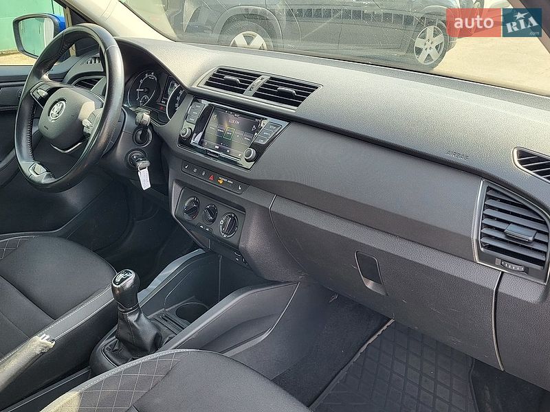 Хэтчбек Skoda Fabia 2021 в Киеве