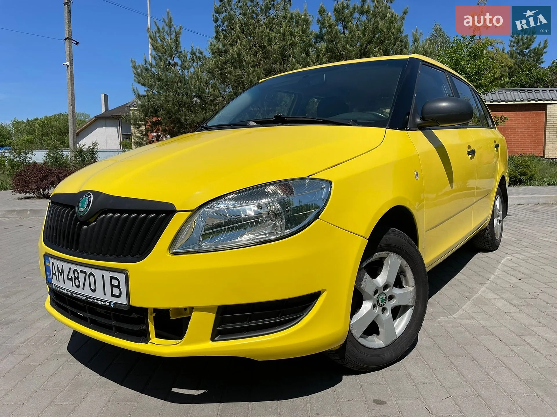 2011 Skoda Fabia - мініатюра 2