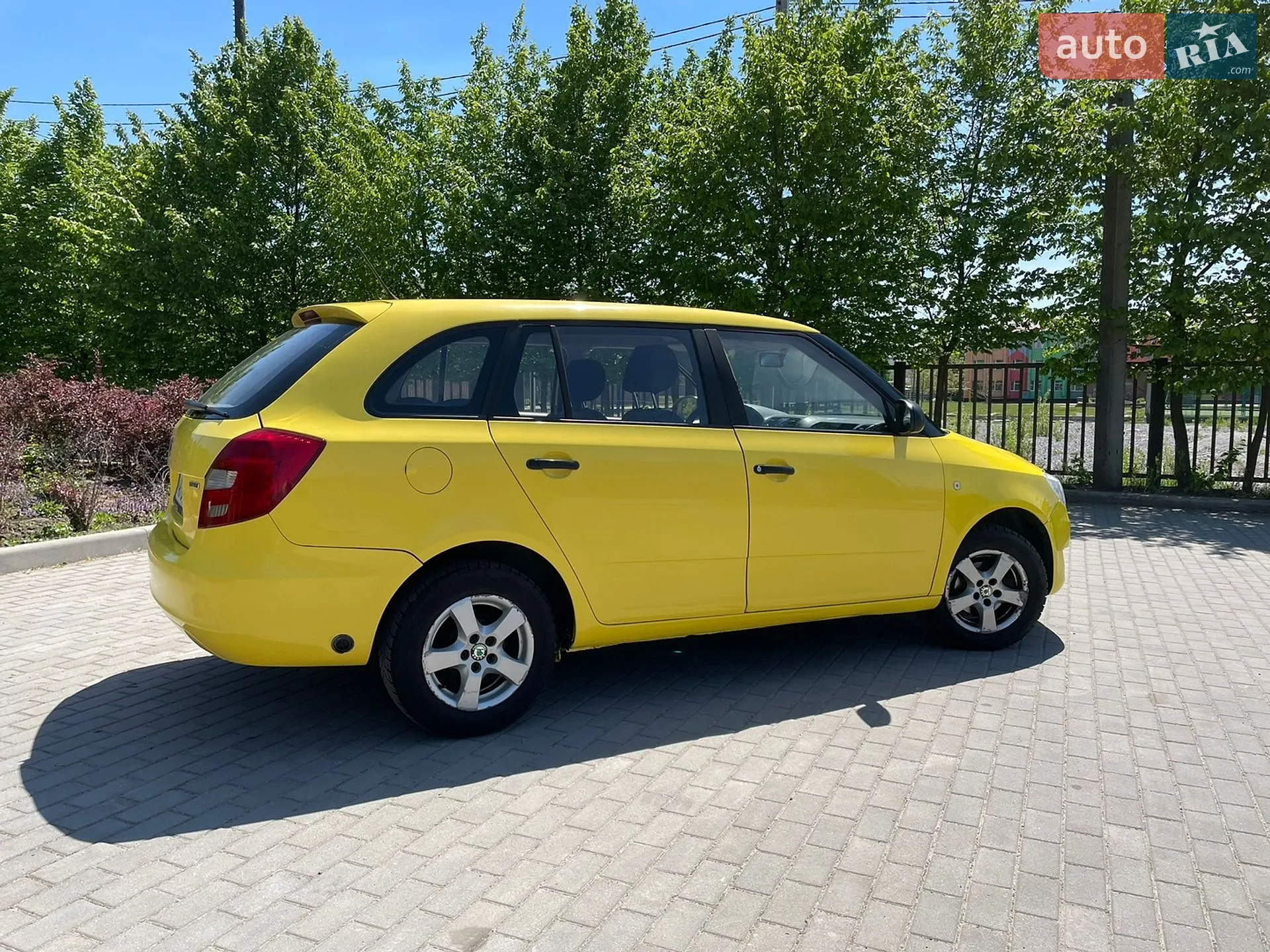 2011 Skoda Fabia - мініатюра 12