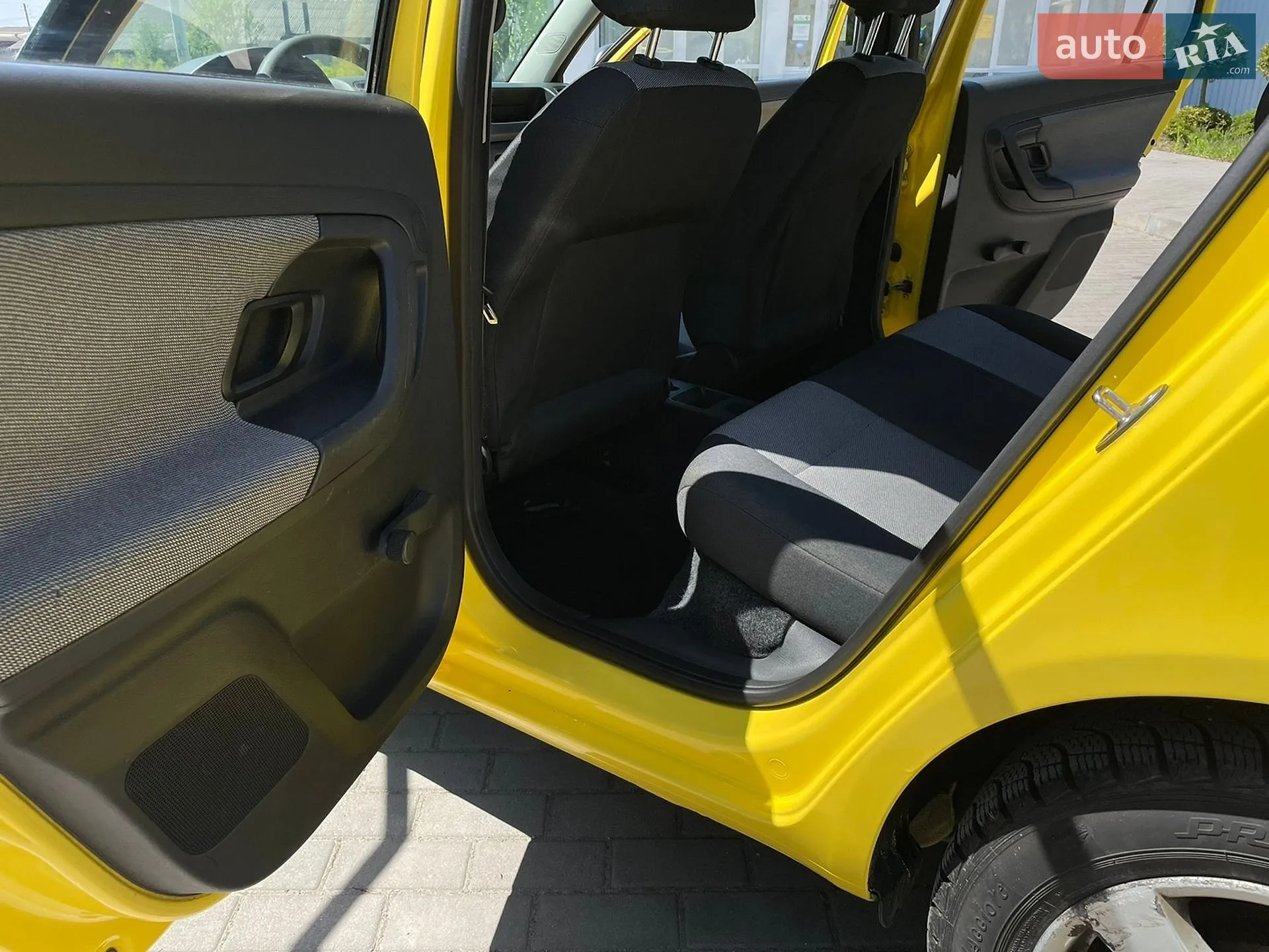 2011 Skoda Fabia - мініатюра 22
