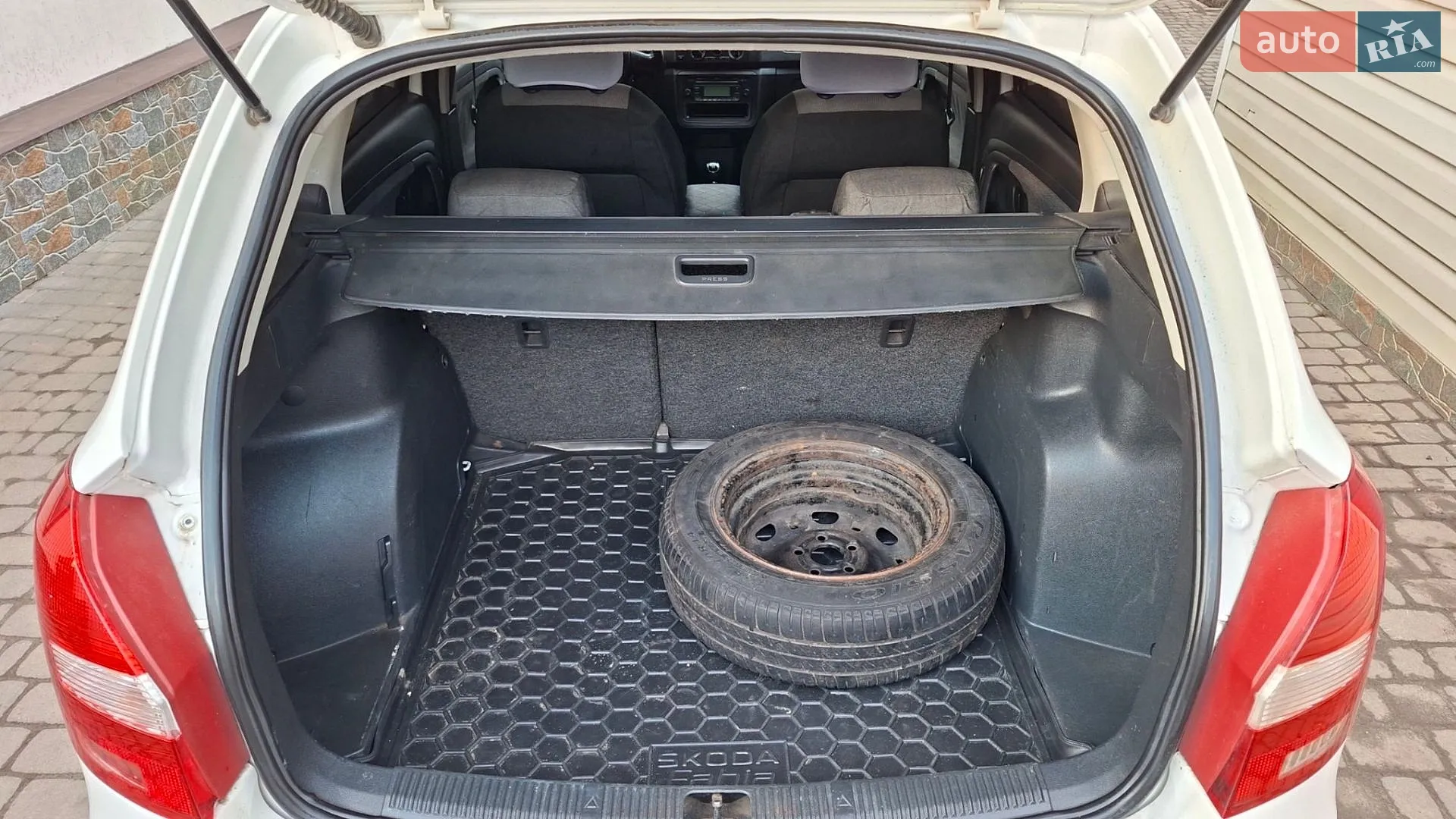 2010 Skoda Fabia - мініатюра 9