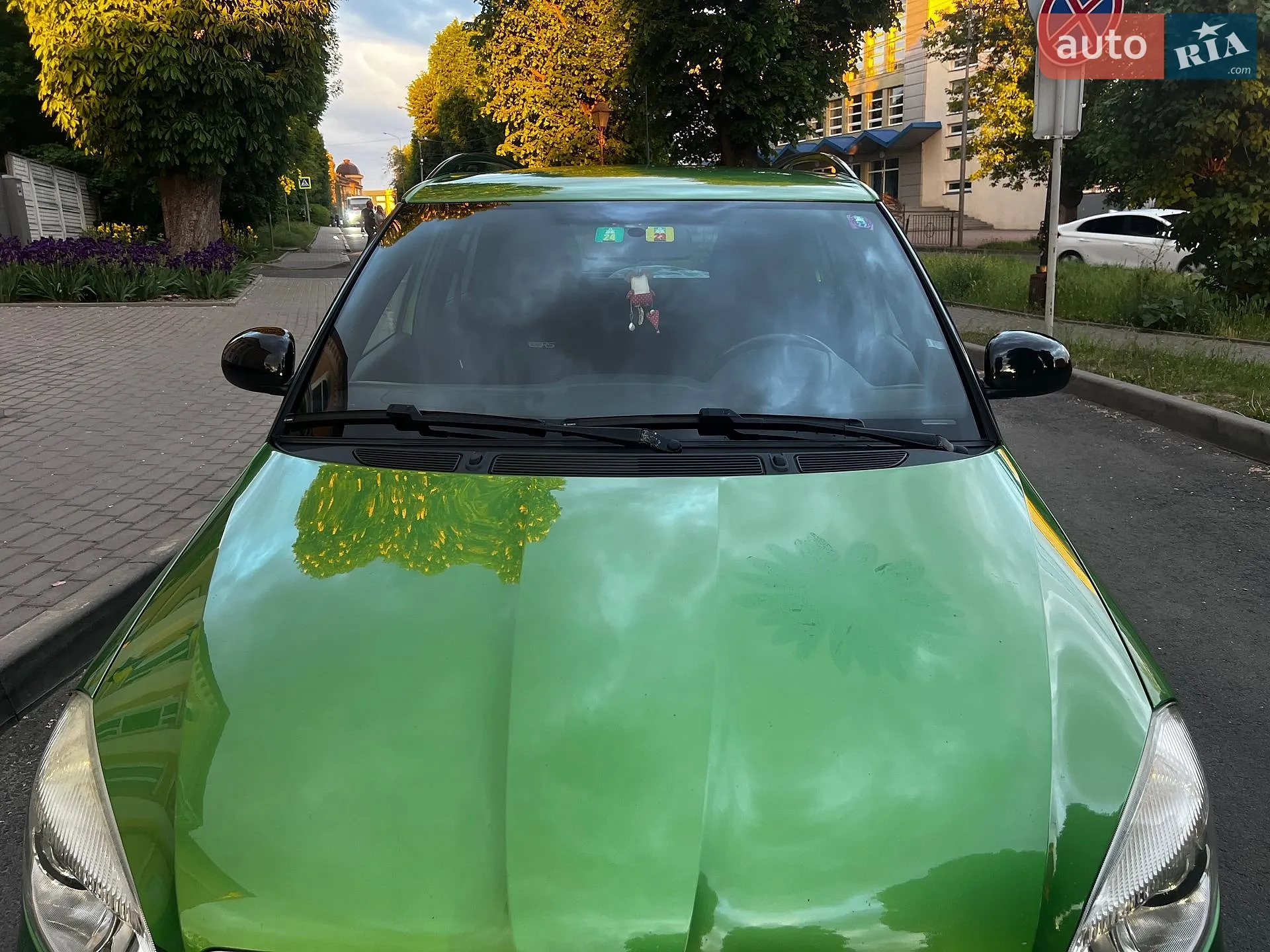 2010 Skoda Fabia - мініатюра 2