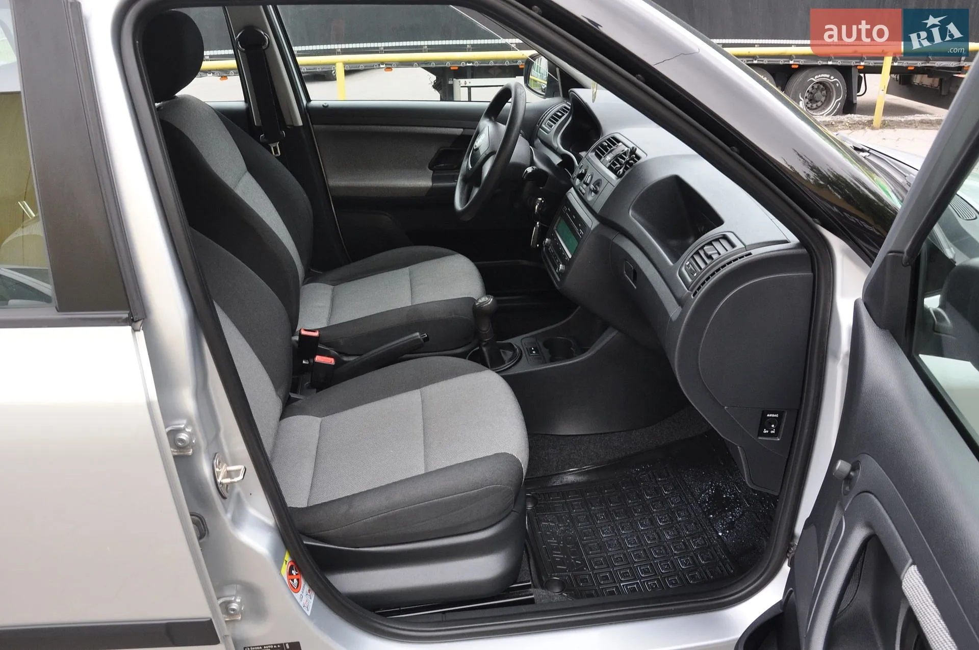 2011 Skoda Fabia - мініатюра 32
