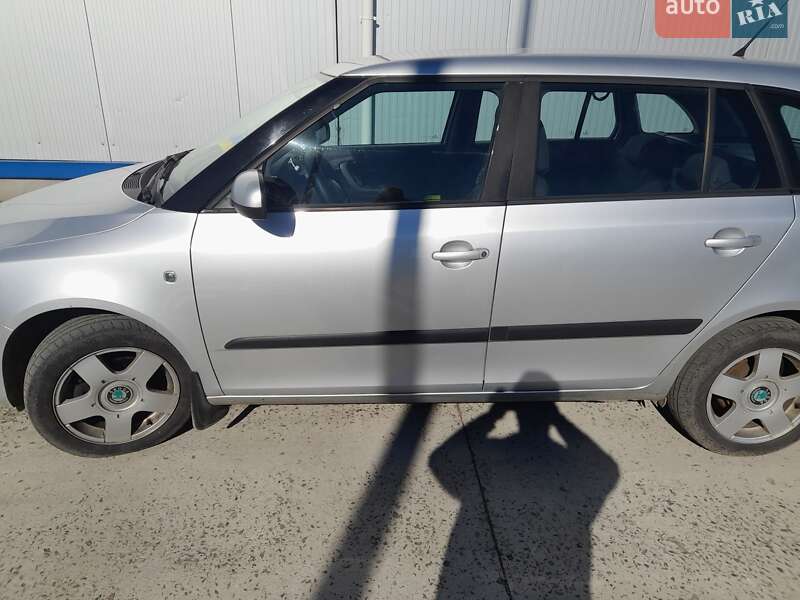 Skoda Fabia 2011 Skoda Fabia 2011