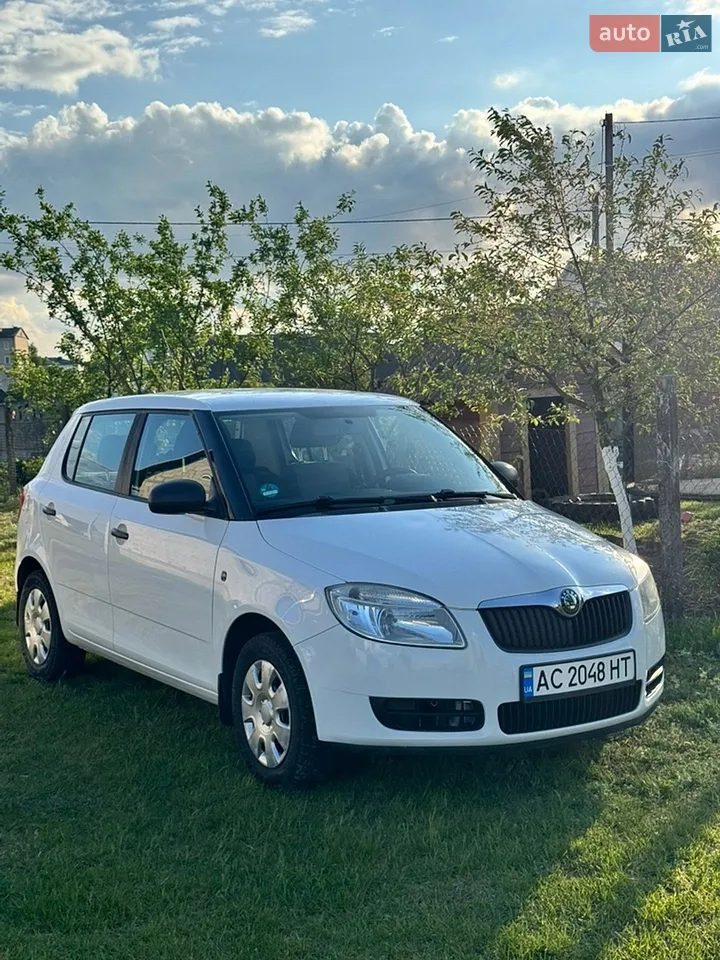 2010 Skoda Fabia - мініатюра 12