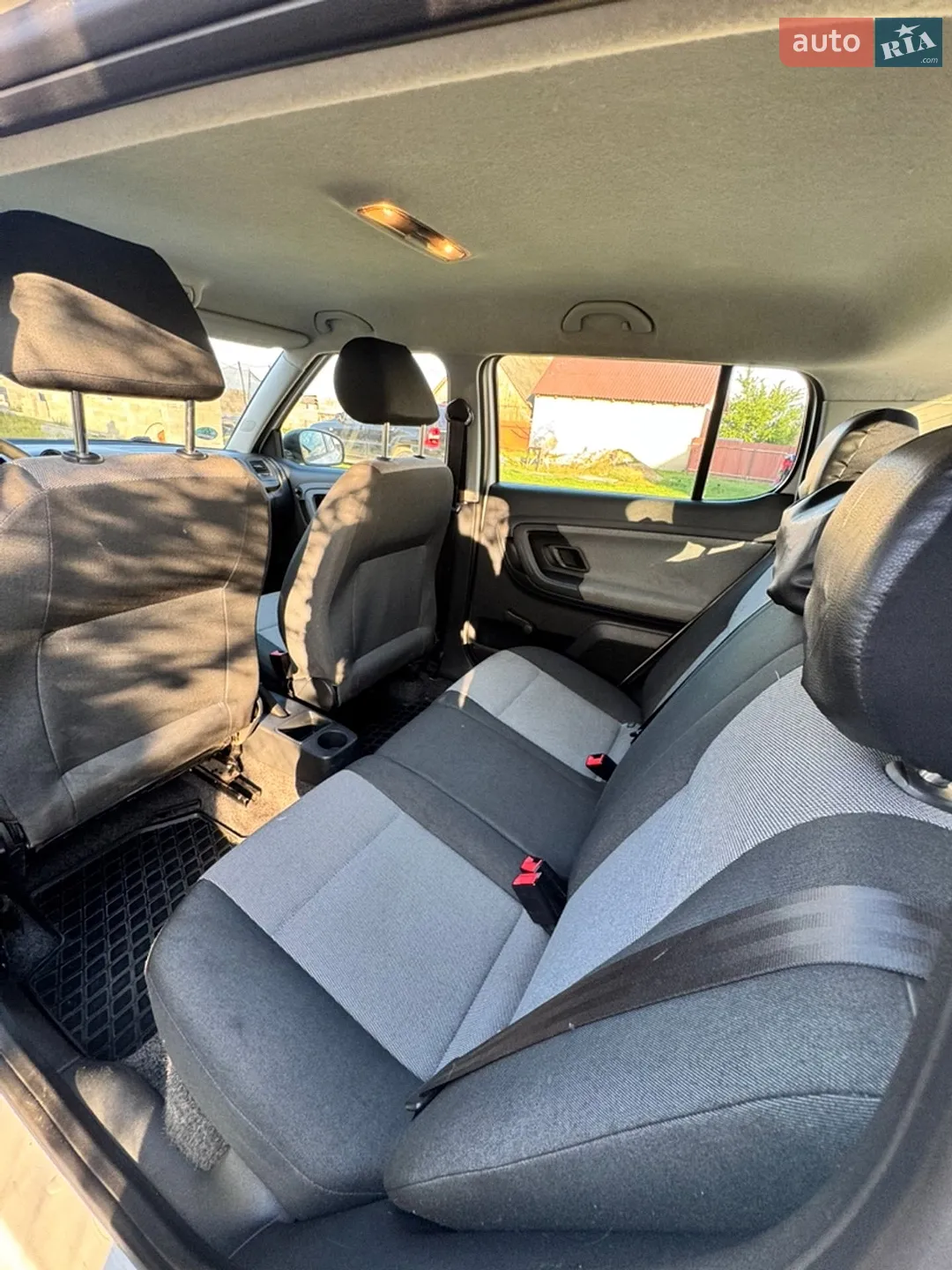 2010 Skoda Fabia - мініатюра 6