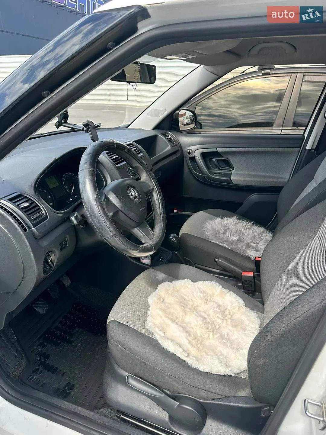2014 Skoda Fabia - мініатюра 7