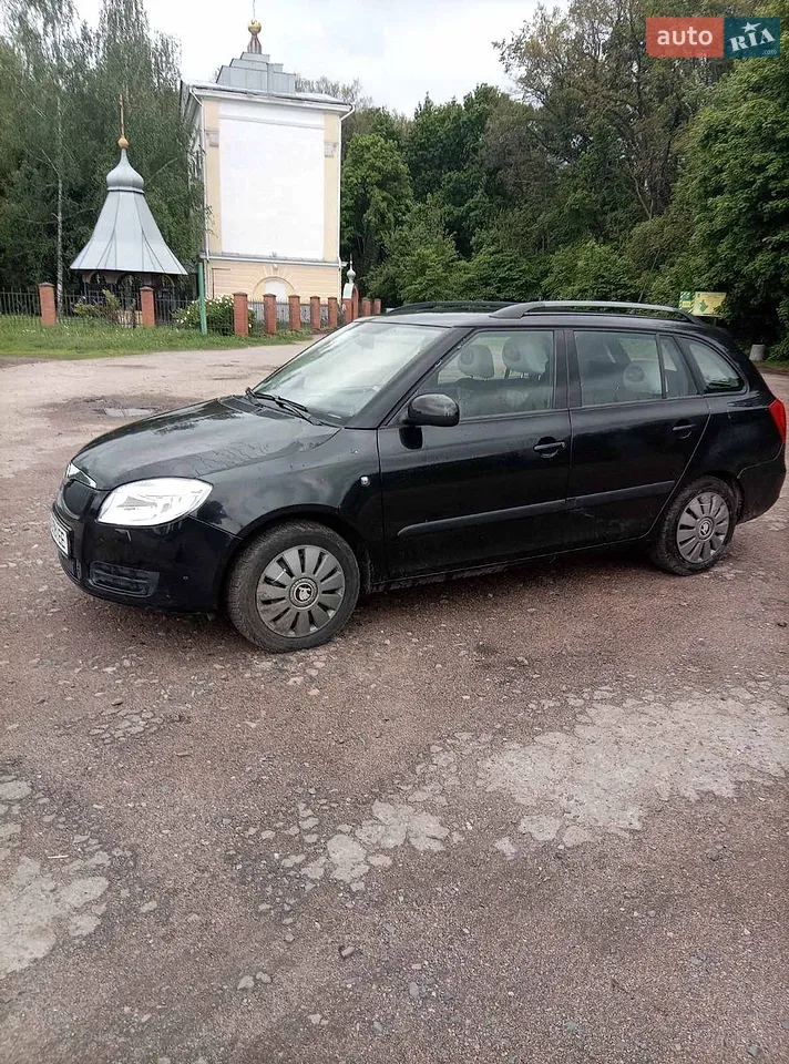 2010 Skoda Fabia - мініатюра 11