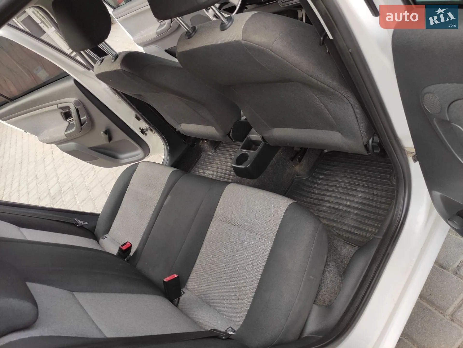 2010 Skoda Fabia - мініатюра 19