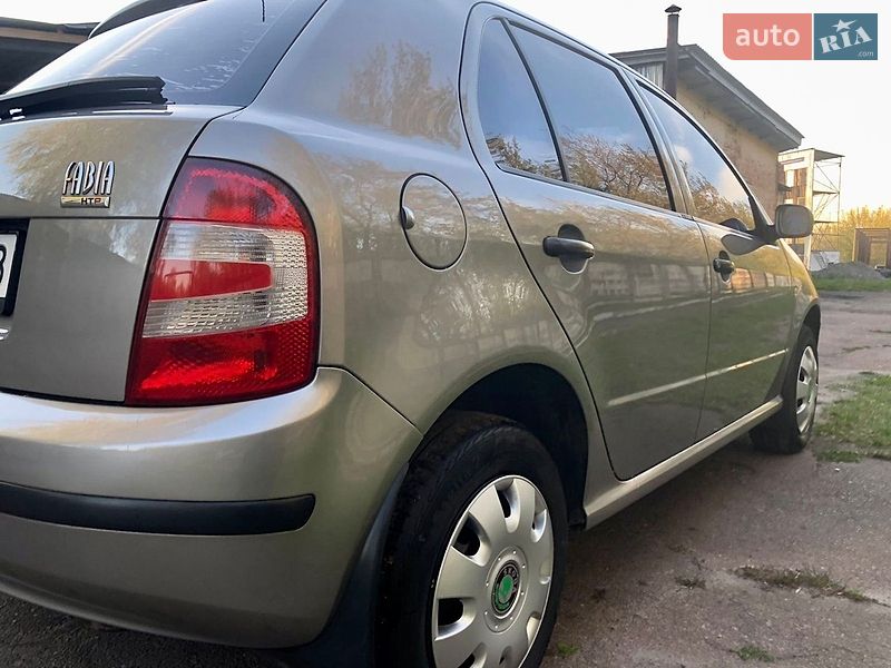 Хэтчбек Skoda Fabia 2007 в Ромнах
