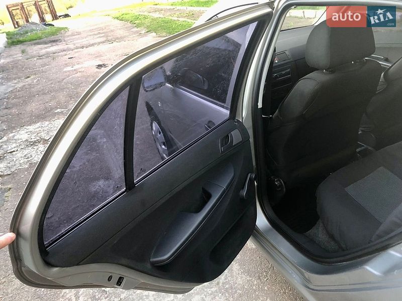 Хэтчбек Skoda Fabia 2007 в Ромнах
