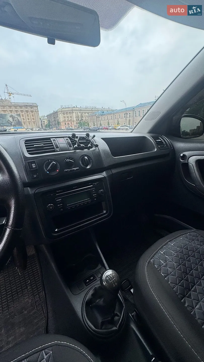 2012 Skoda Fabia - мініатюра 12