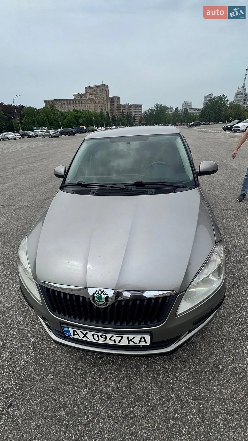 2012 Skoda Fabia - мініатюра 5