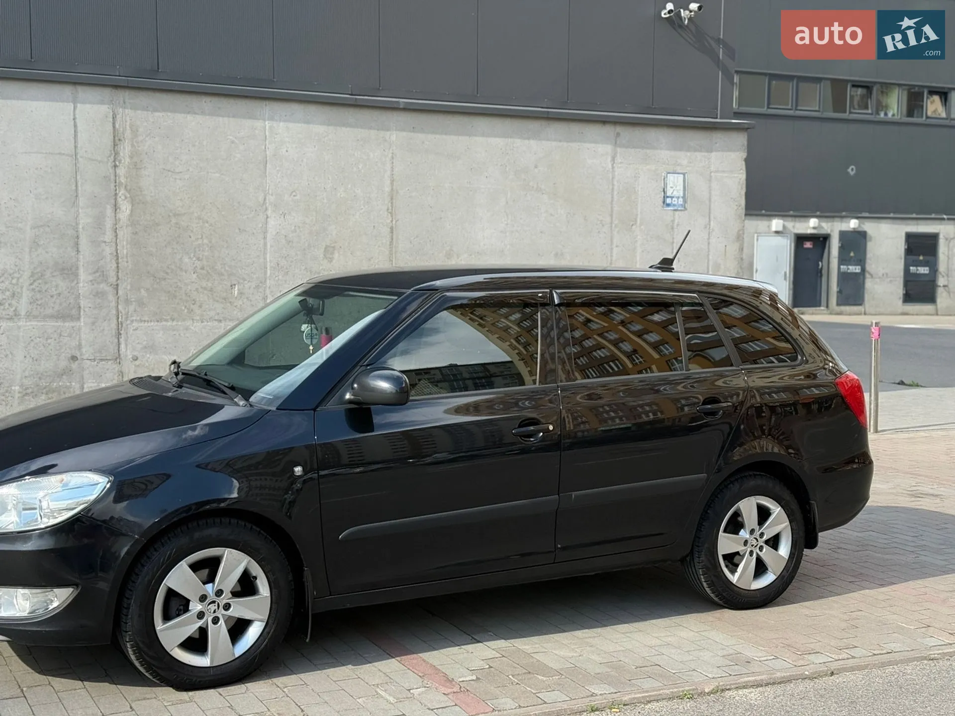 2013 Skoda Fabia - мініатюра 2