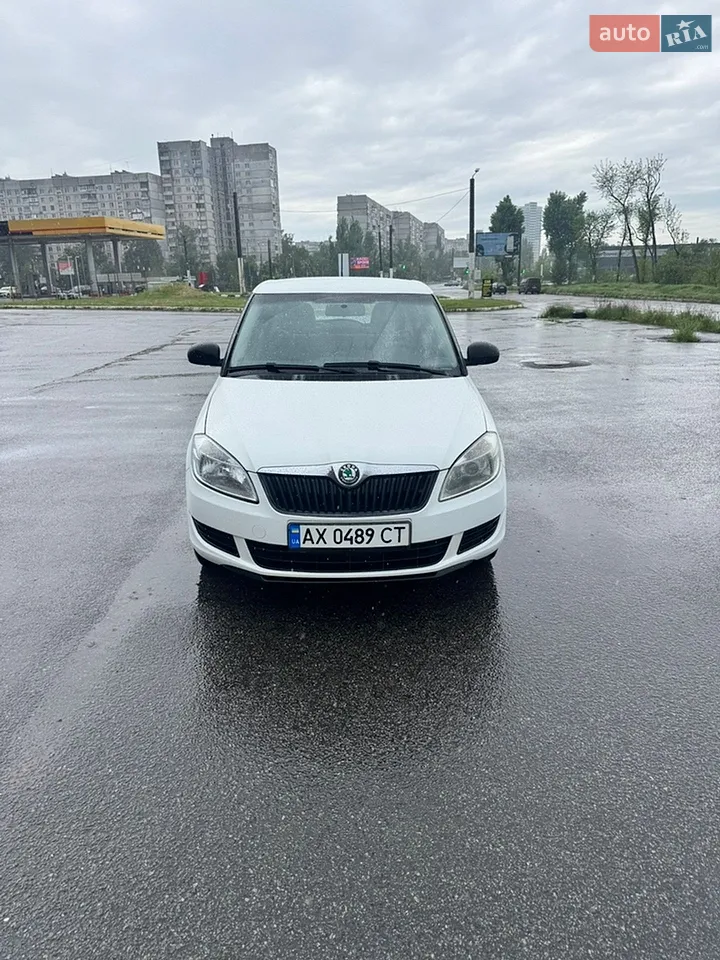 2011 Skoda Fabia - мініатюра 16