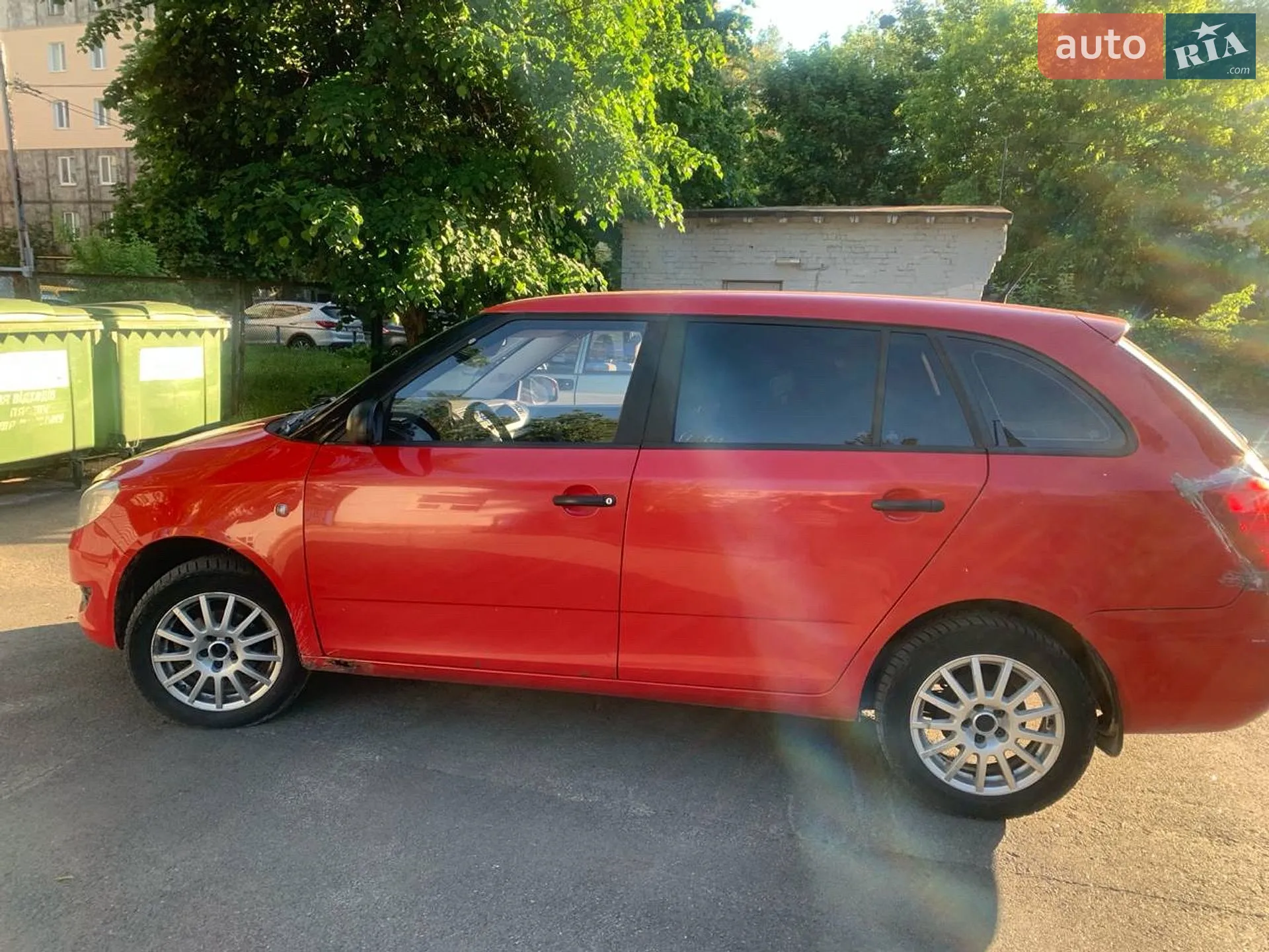 2010 Skoda Fabia - мініатюра 2