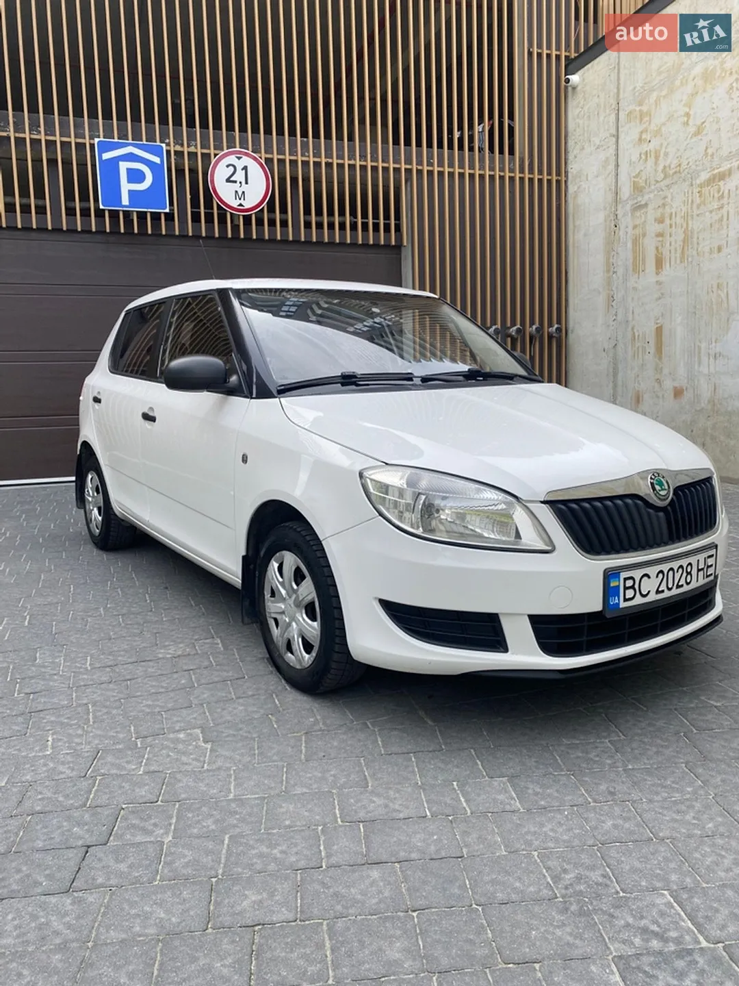 2012 Skoda Fabia - мініатюра 2