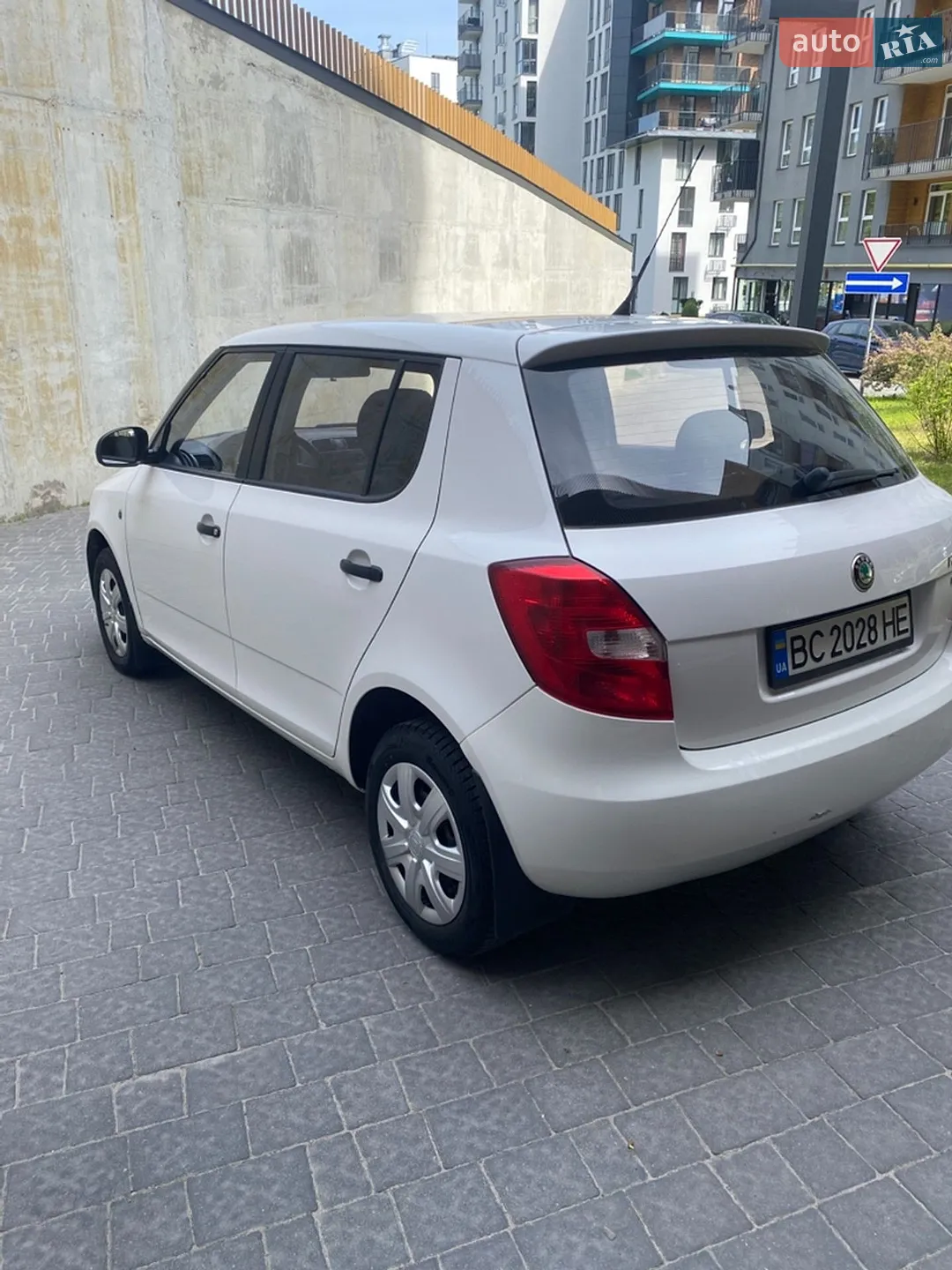 2012 Skoda Fabia - мініатюра 5