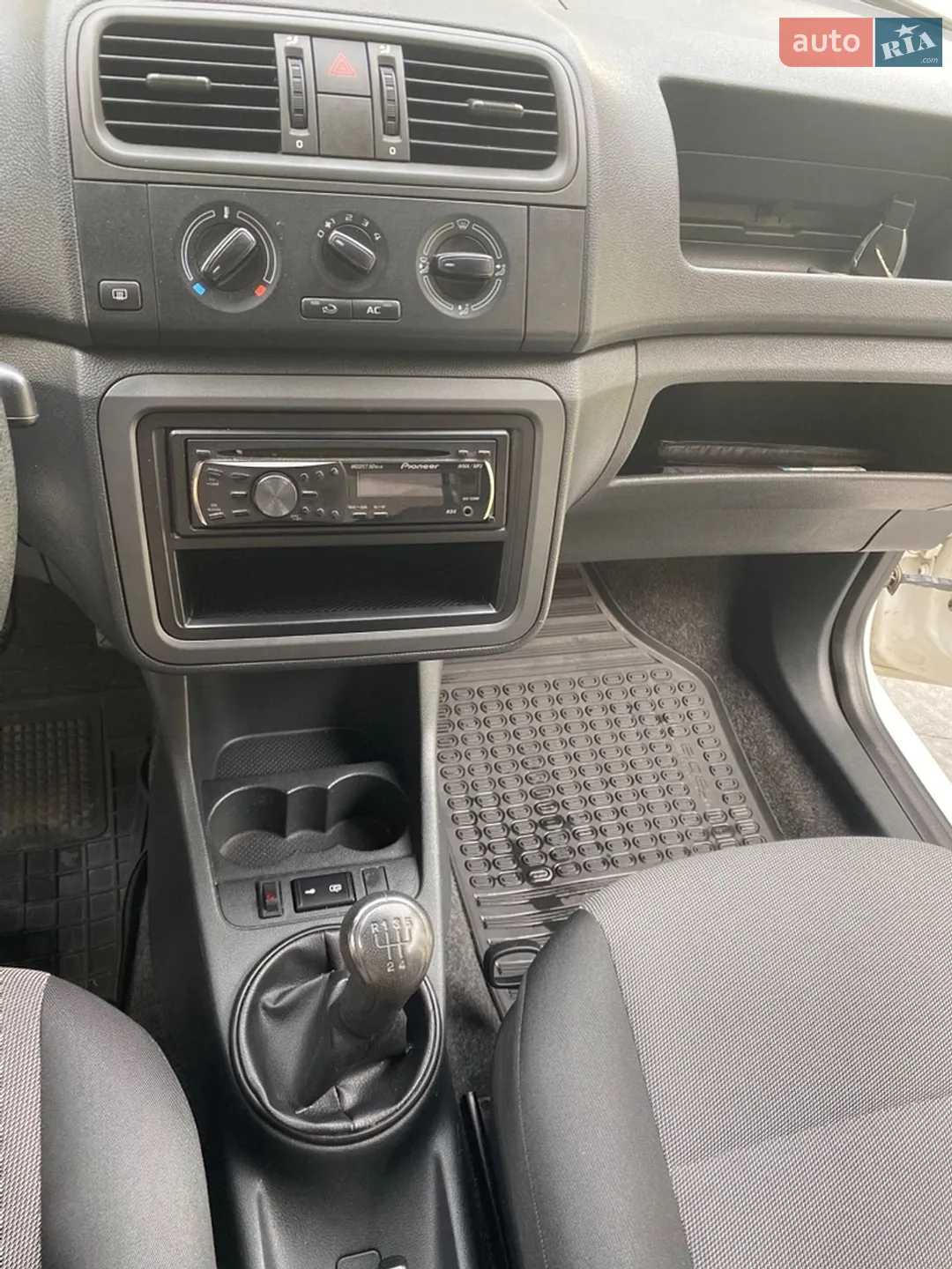 2012 Skoda Fabia - мініатюра 13