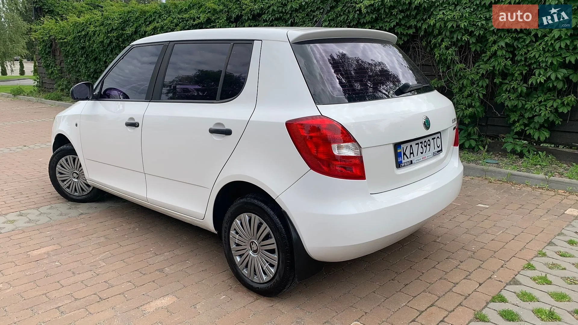 2011 Skoda Fabia - мініатюра 11