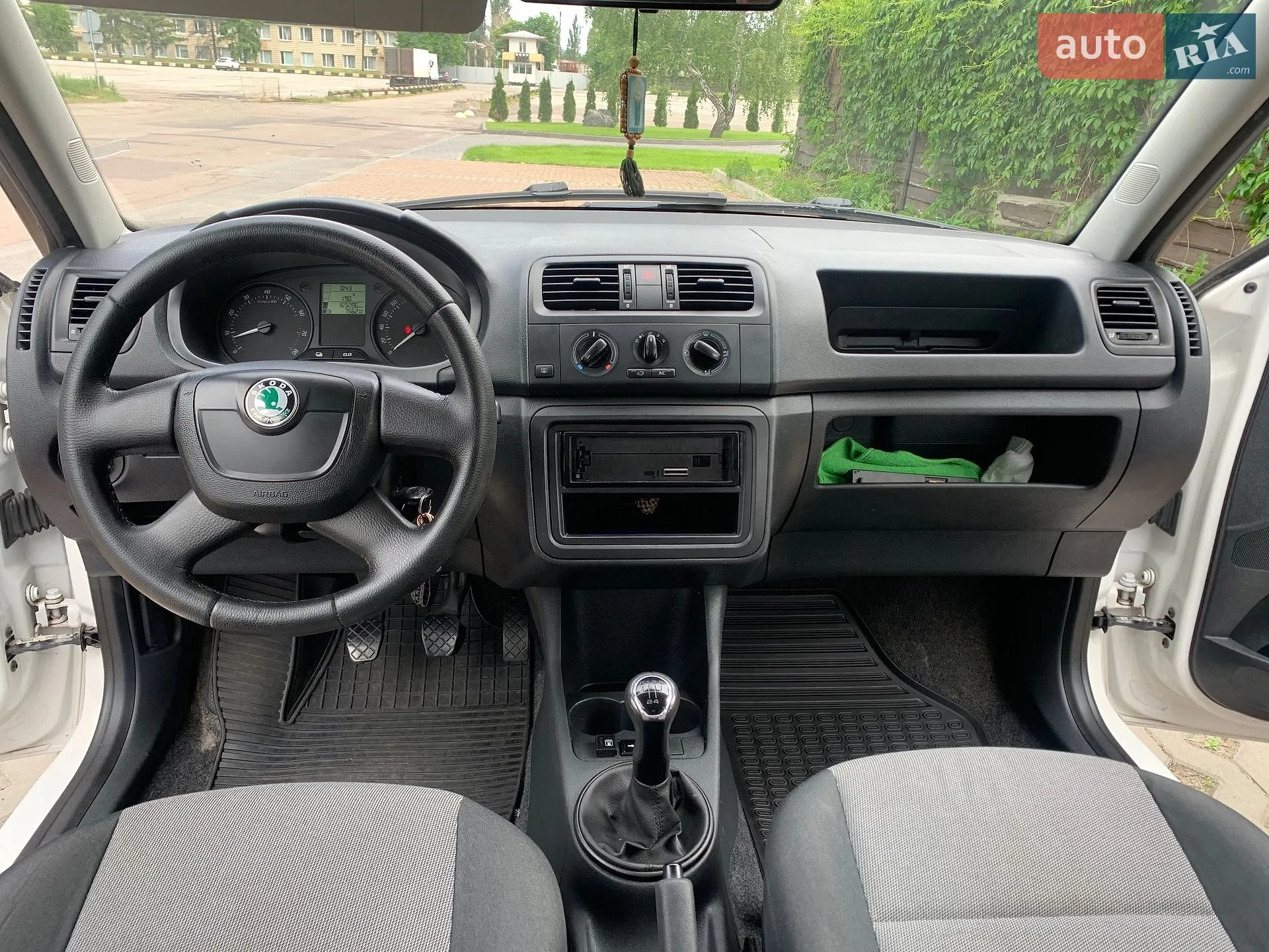 2011 Skoda Fabia - мініатюра 49